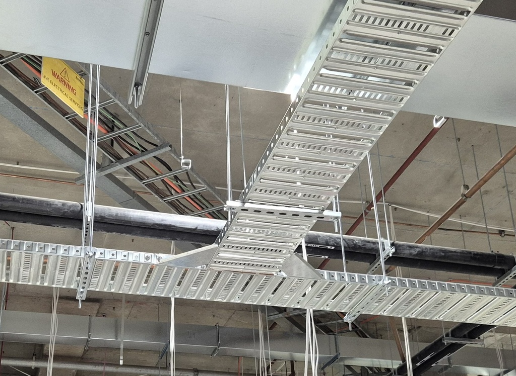 Cable Tray Tee Cross Bracket - PT3 Corner